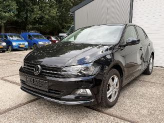 krockskadad bil auto Volkswagen Polo 1.0 TSI Carplay ACC 2021/1