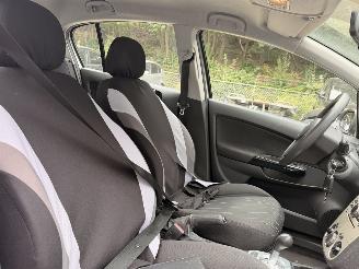 Opel Corsa 1.2-16V Enjoy, automaat picture 19