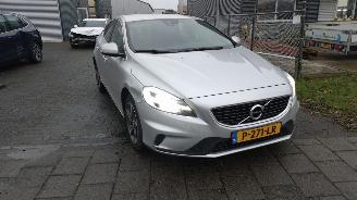 Coche accidentado Volvo V-40 v-40 D2 2.0 diesel R-design 80.000 km Nieuwe auto!!!! Supermooi! 2018/1