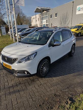Peugeot 2008 1.2 Style Panodak Ac Cruise Mooie auto weing schade! picture 4