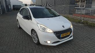 Vaurioauto  passenger cars Peugeot 208 208 1.6 Allure Pano Leer Supermooi auto! 2012/1