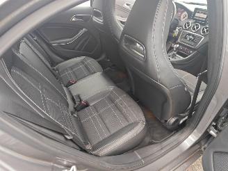 Mercedes A-klasse A180 ambition mooi frisse auto!! lichte schade picture 20