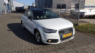 Unfallwagen Audi A1 1.2 s edition rijdbare schade 2011/1
