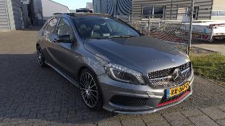 damaged passenger cars Mercedes A-klasse A 250 AMG Prestige Sport Super nette auto met rijdbare schade 2014/1