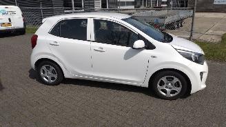 Kia Picanto 1.0DPI Comforline mooie auto !! picture 7