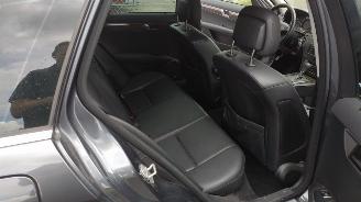 Mercedes C-klasse 200 Kombi Elegance nette goed rijdende auto weinig schade! picture 19