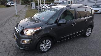 Citroën C3 picasso 1.2 Exclusive Mooie auto Lichte schade picture 4