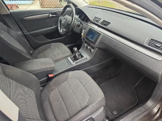 Volkswagen Passat 2.0 TDI Highline BlueMotion Technisch 100 procent ok!! picture 12