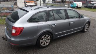 Skoda Superb 1.6 Tdi nette auto geen schade koppeling versleten picture 7