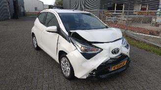 Auto incidentate Toyota Aygo 1.0 Automaat 29000 km Mooie nette auto Schroefschade 2019/1