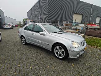 Damaged car Mercedes C-klasse c180 automaat goed rijdende auto 2005/1