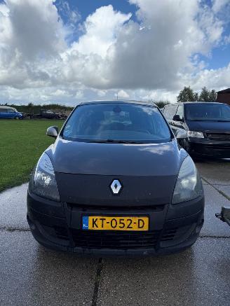 Voiture accidenté Renault Scenic 1.5 dCi 2011/1