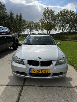 krockskadad bil auto BMW 3-serie  2006/5