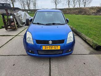 krockskadad bil auto Suzuki Swift  2006/8