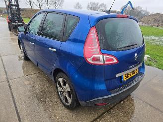 Renault Scenic  picture 4