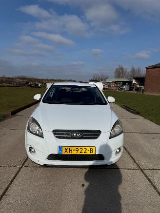  Kia Cee d  2008/10