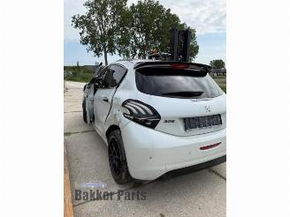Peugeot 208 208 I (CA/CC/CK/CL), Hatchback, 2012 / 2019 1.2 12V e-THP PureTech 110 picture 5