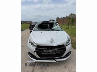 Vrakbiler auto Peugeot 208 208 I (CA/CC/CK/CL), Hatchback, 2012 / 2019 1.2 12V e-THP PureTech 110 2017/1