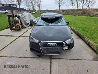 Vrakbiler auto Audi A1 A1 Sportback (8XA/8XF), Hatchback 5-drs, 2011 / 2018 1.2 TFSI 2012/6