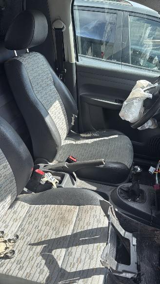 Volkswagen Caddy 1.6 TDI met AIRCO picture 8