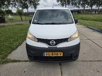 damaged commercial vehicles Nissan NV 200 (m20m) met airco 2014/1