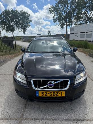 krockskadad bil auto Volvo V-70 1.6 T4 2011/1