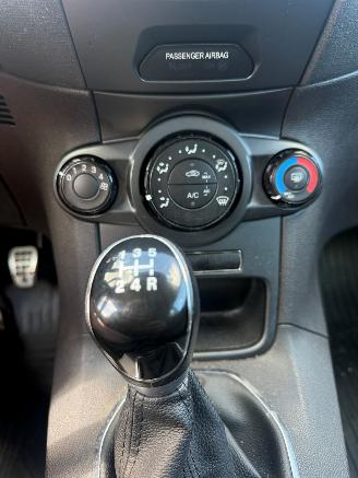 Ford Fiesta 6 (JA8) 1.0 Ti-VCT picture 13