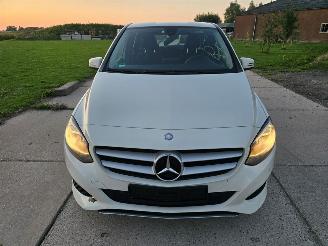 Damaged car Mercedes B-klasse 1.5B-180CDI 2014/12