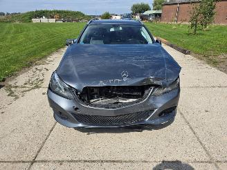 Schadeauto Mercedes E-klasse  2015/9
