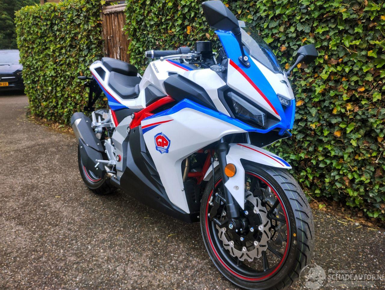 CFMoto  3x TR MOTOR GP1 NIEUW!!!
