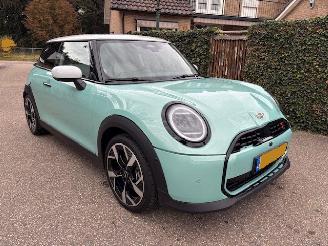 Vaurioauto  passenger cars Mini Cooper S 204 PK AUTOMAAT LEER PANORAMA 2024/6
