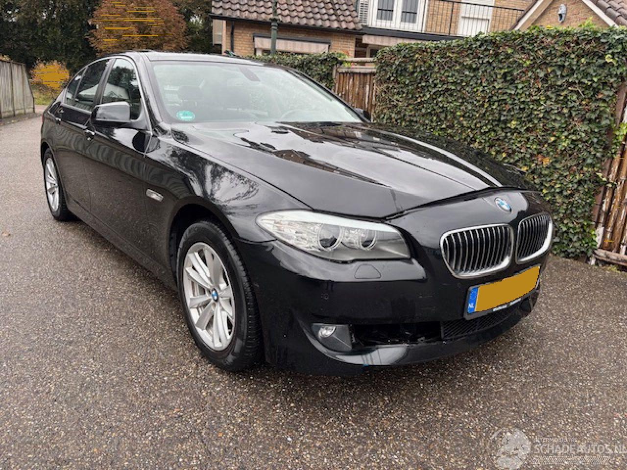 BMW 5-serie 530I HIGH EXE 272 PK AUTO PANO LEER