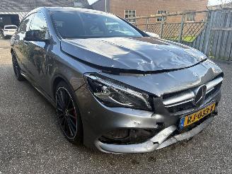 Voiture accidenté Mercedes AMG CLA  45 AMG  4-MATIC 381 PK AUTOMAAT PANORAMA 2017/3