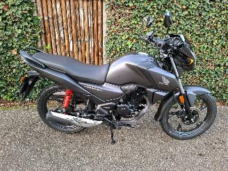 krockskadad bil motor Honda CB 125 F A1 RIJBEWIJS 2025/9
