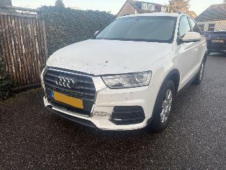 krockskadad bil auto Audi Q3 1.4 TFSI 150 PK AUTOMAAT PANORAMA 2016/6