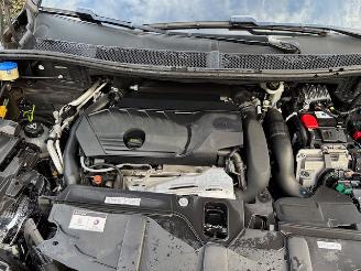 Peugeot 3008 1.6 HYbrid 4 300GT 244 PK 4X4 picture 13