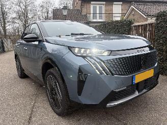 Voiture accidenté Peugeot 3008 E-GT Avantage 210 73 kWh 2025/2