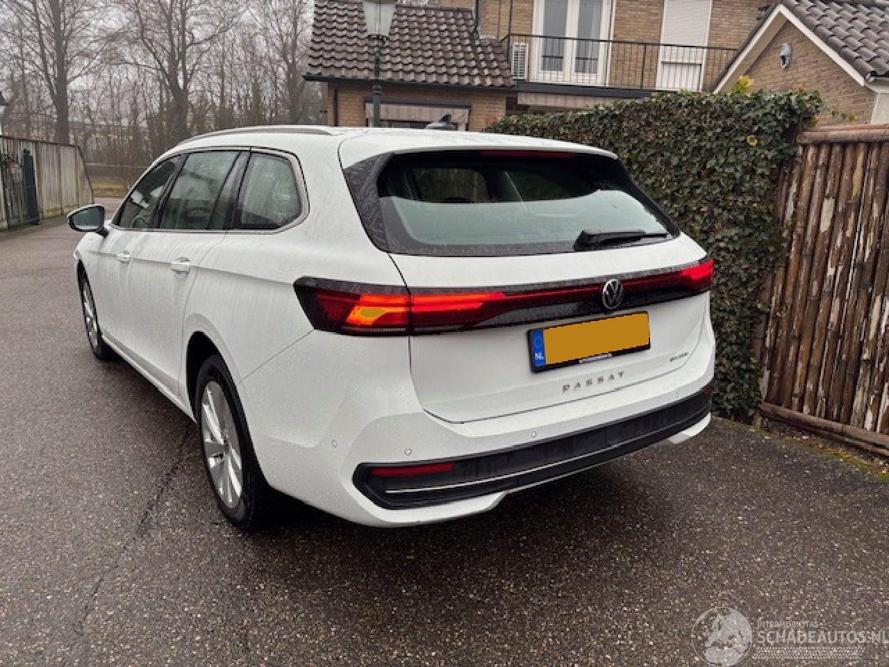 Volkswagen Passat 1.5 eHybrid SPORT AUTOMAAT 225 PK