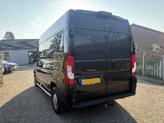 Peugeot Boxer 330 2.2 BlueHDi 140 L2H2 Premium 140PK geen schade picture 6