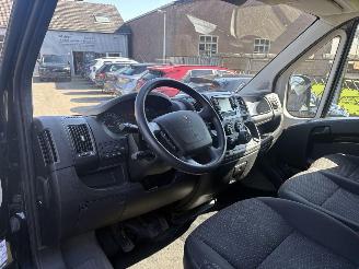 Peugeot Boxer 330 2.2 BlueHDi 140 L2H2 Premium 140PK geen schade picture 11