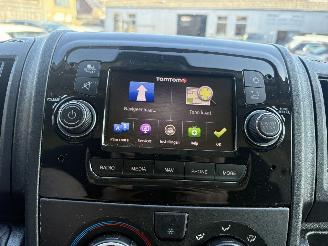 Peugeot Boxer 330 2.2 BlueHDi 140 L2H2 Premium 140PK geen schade picture 19