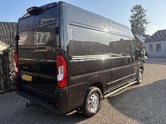 Peugeot Boxer 330 2.2 BlueHDi 140 L2H2 Premium 140PK geen schade picture 2