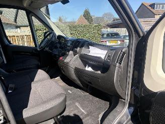 Peugeot Boxer 330 2.2 BlueHDi 140 L2H2 Premium 140PK geen schade picture 13