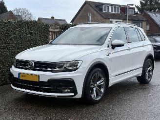 skadebil auto Volkswagen Tiguan 1.4 TSI ACT Comfortline Business R AUTOMAAT 150PK PANO 2017/10