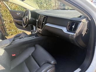 Volvo V-60 R-DESIGN 2.0 D MOMENTUM-LEER-PANO-AUTOMAAT-150PK-BOM VOL picture 20