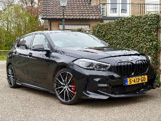 uszkodzony samochody osobowe BMW 1-serie M-SPORT 140 PK  AUTOMAAT PANORAMA NAP !!! 2023/2