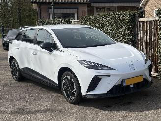 Damaged car MG MG4 SPORT 51 kWh  243PK 350KM ACTIERADIUS 2023/12