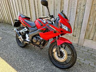 damaged motor cycles Honda CBR 125 R A1 rijbewijs 2009/1
