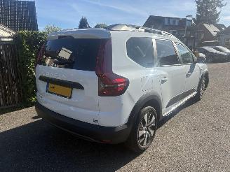 skadebil auto Dacia Jogger 1.0 TCe 100 ECO-G Expression 7 persoons 2025/4
