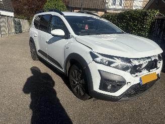Voiture accidenté Dacia Jogger 1.0 TCe 100 ECO-G Expression 7 persoons 2025/4
